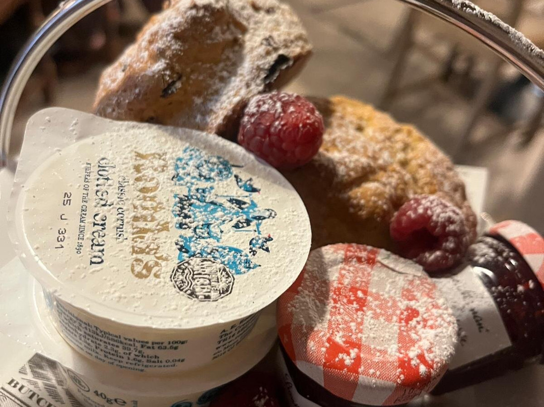 Qream T's Cakery By Turner & Co