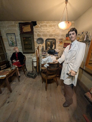 Musée Aux Anciens Commerces-Doue-la-Fontaine必去景点