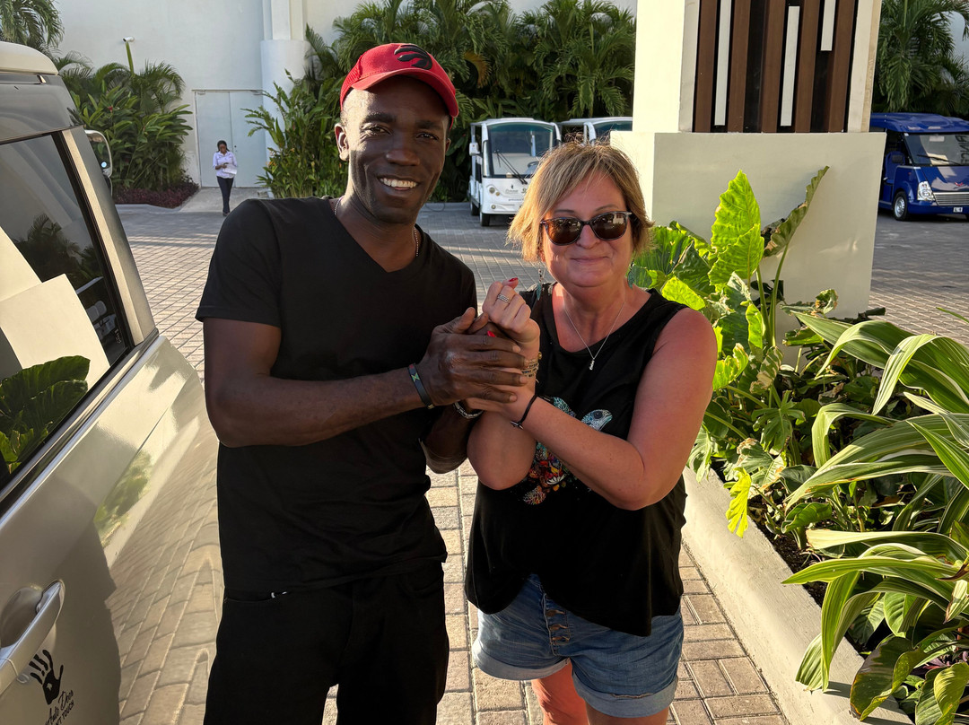 Island Vibes Adventure Tours-蒙特戈贝必去景点