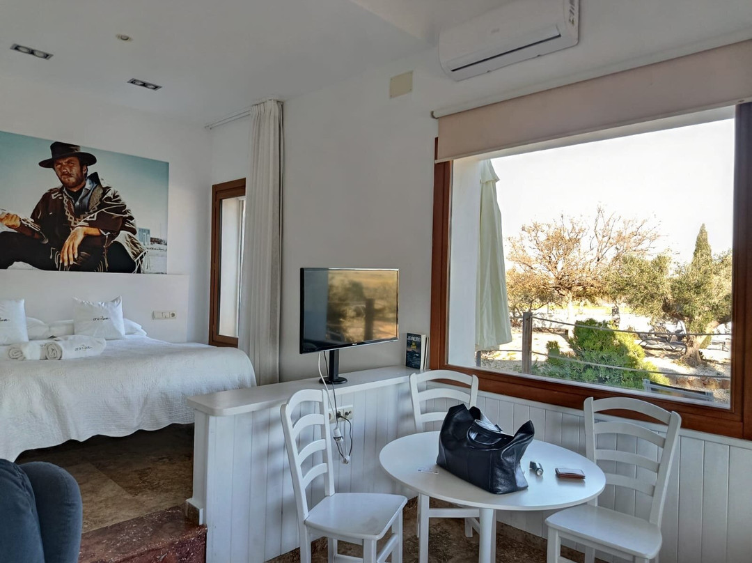 金与光酒店主图