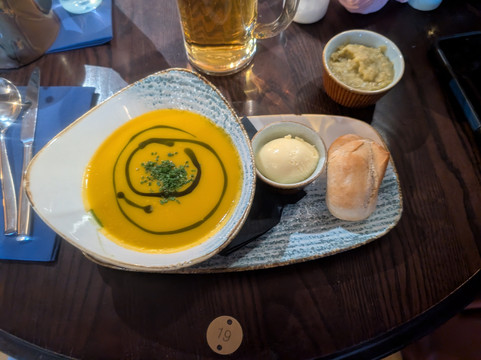 Swan & Royal Gastro Pub & Hotel主图