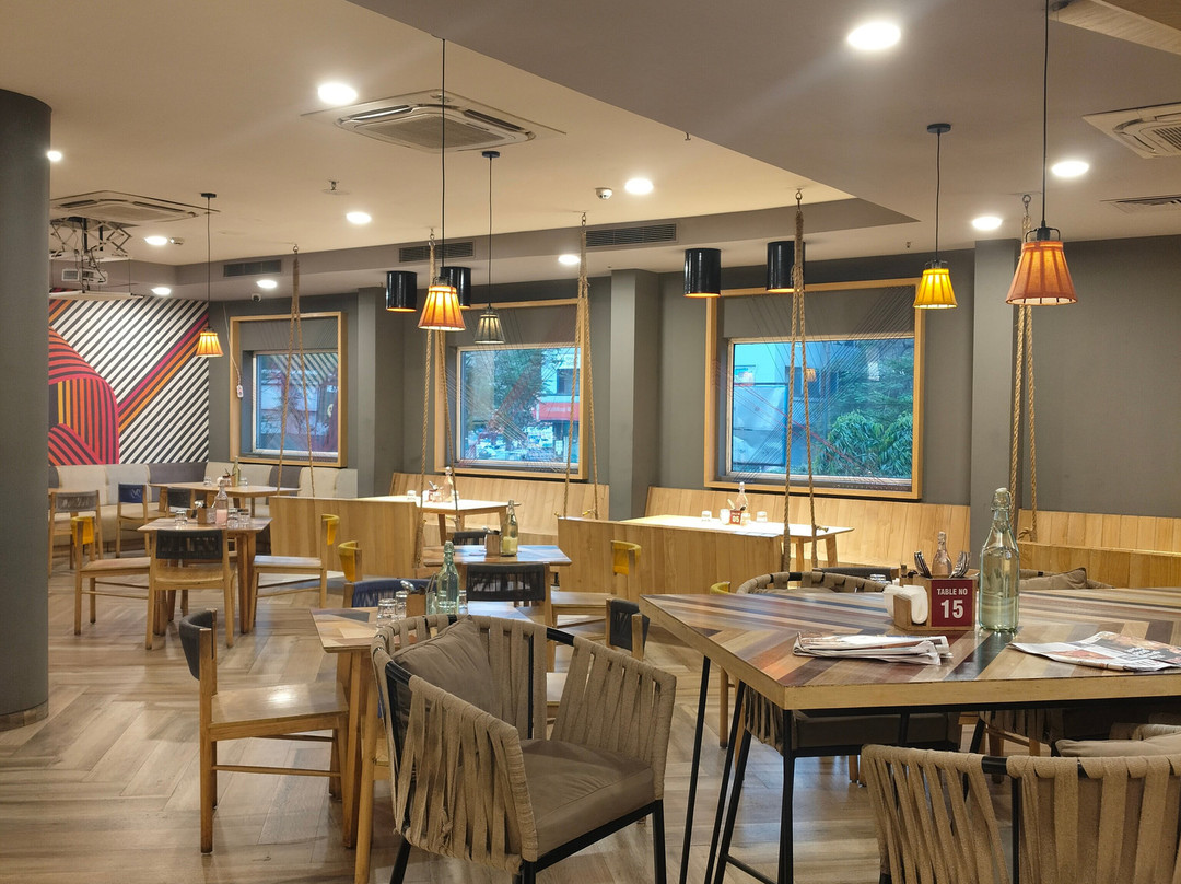 贾姆谢德布尔姜之栈酒店主图