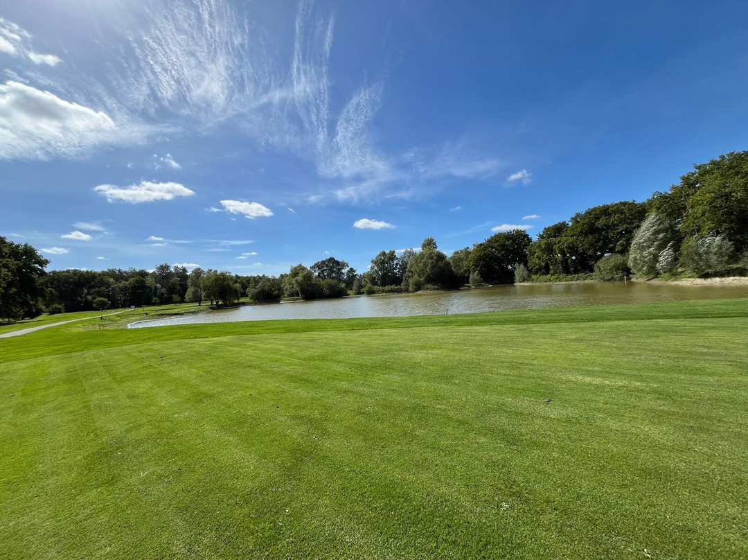 Golf de la Forêt d'Orient-Rouilly Sacey必去景点