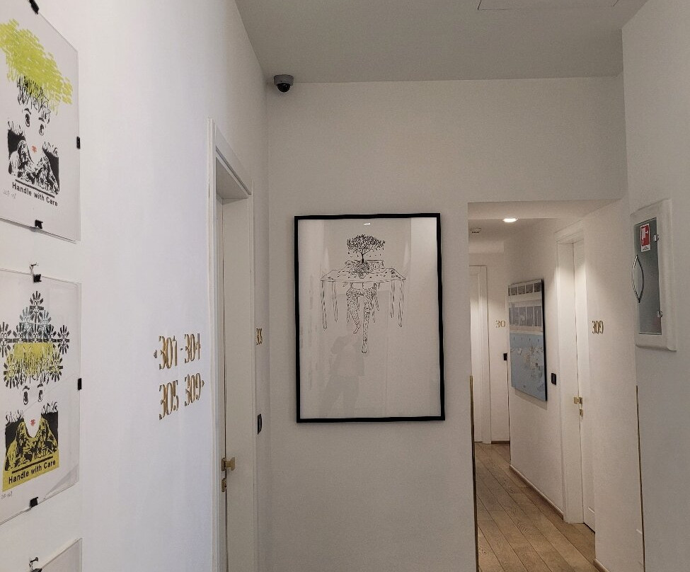 米卢酒店主图