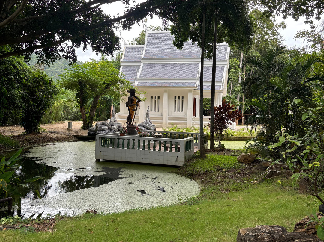 Wat Tham Khao Wong-万莱必去景点