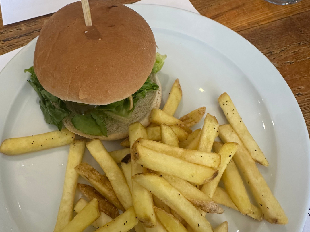 Rudy's cafe bar & grill