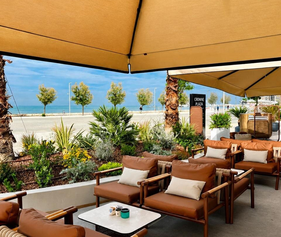 Crowne Restaurant and Bar Lounge