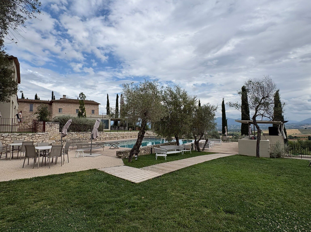Unico Borgo Del Lago Resort