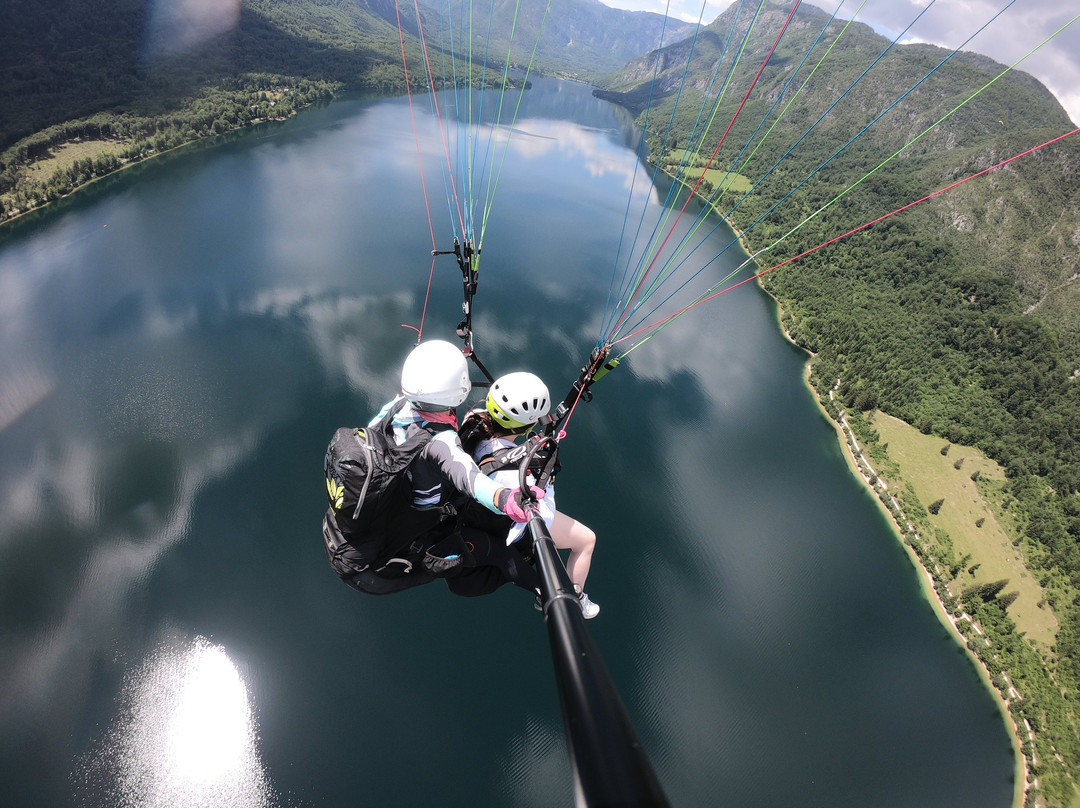 Loop Team Tandem Paragliding Bohinj-博希尼湖必去景点