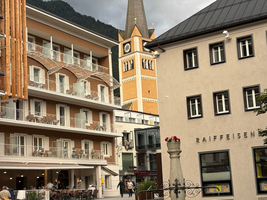 奥地利霍夫温泉酒店主图