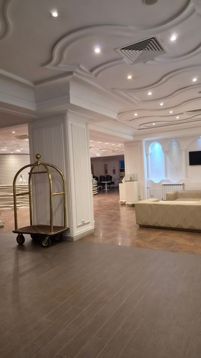 Hotel Raya-旅行者
