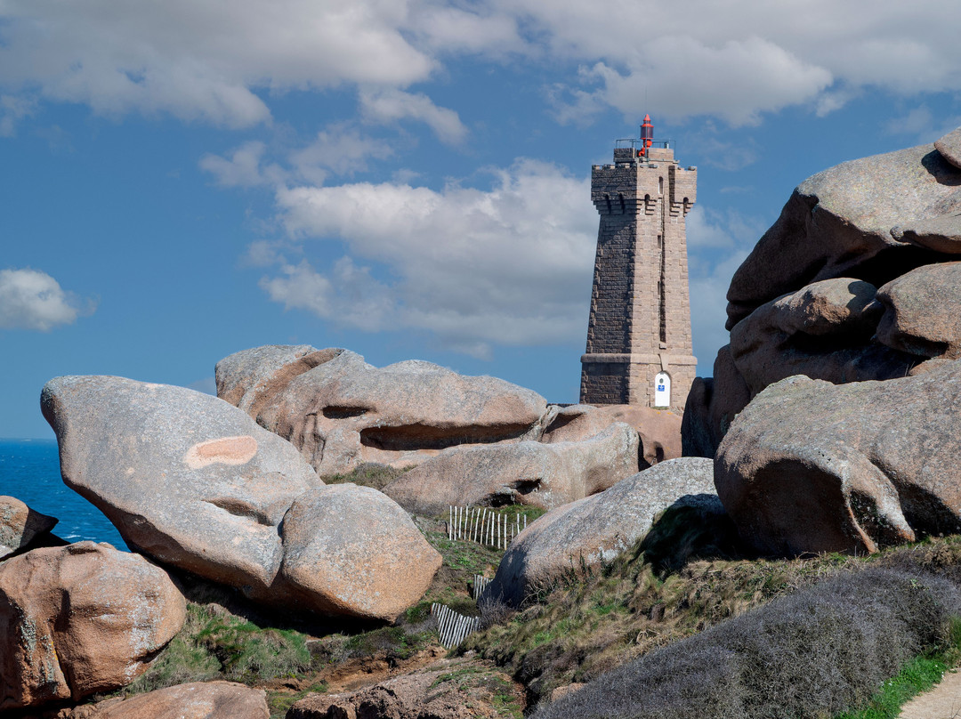 Phare de Men Ruz-皮若斯必去景点