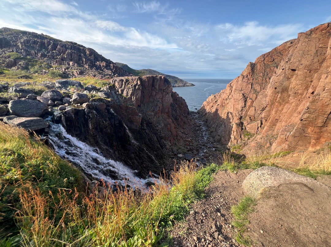 Waterfall of Maloye Batareyskoye Lake-Lodeynoye必去景点