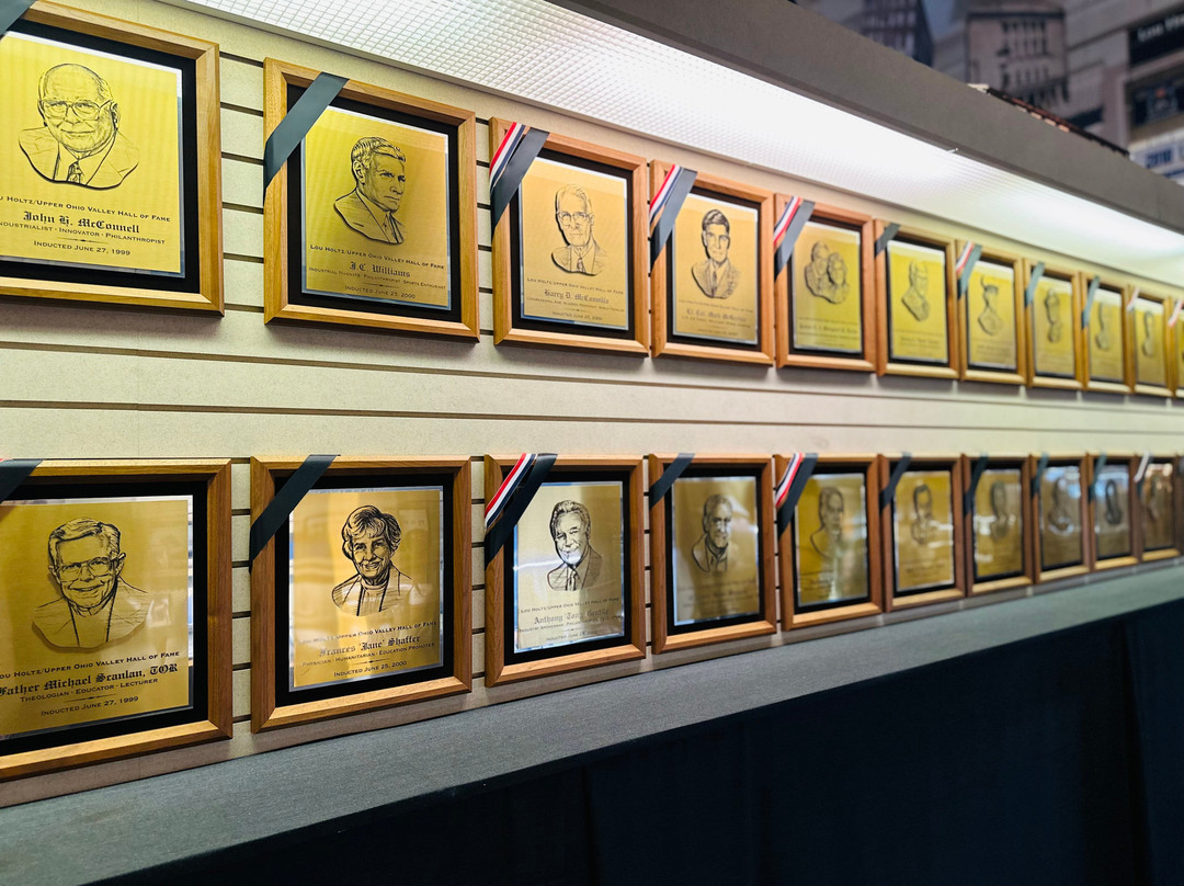 Lou Holtz Upper Ohio Valley Hall of Fame-East Liverpool必去景点