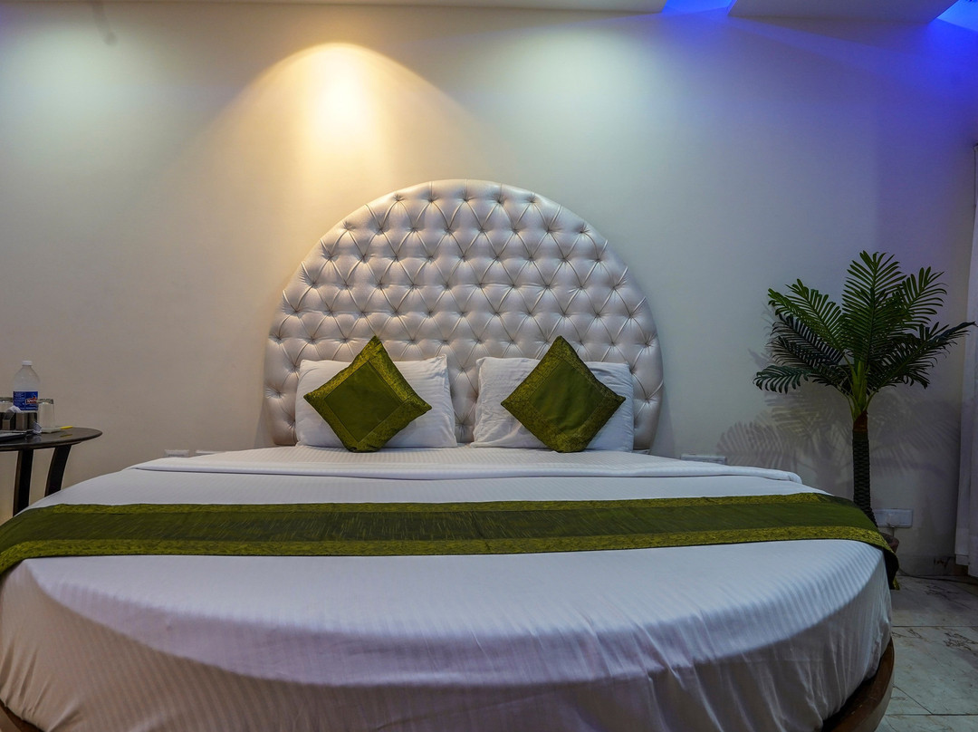 OYO 4727 Hotel Sangam Pacific