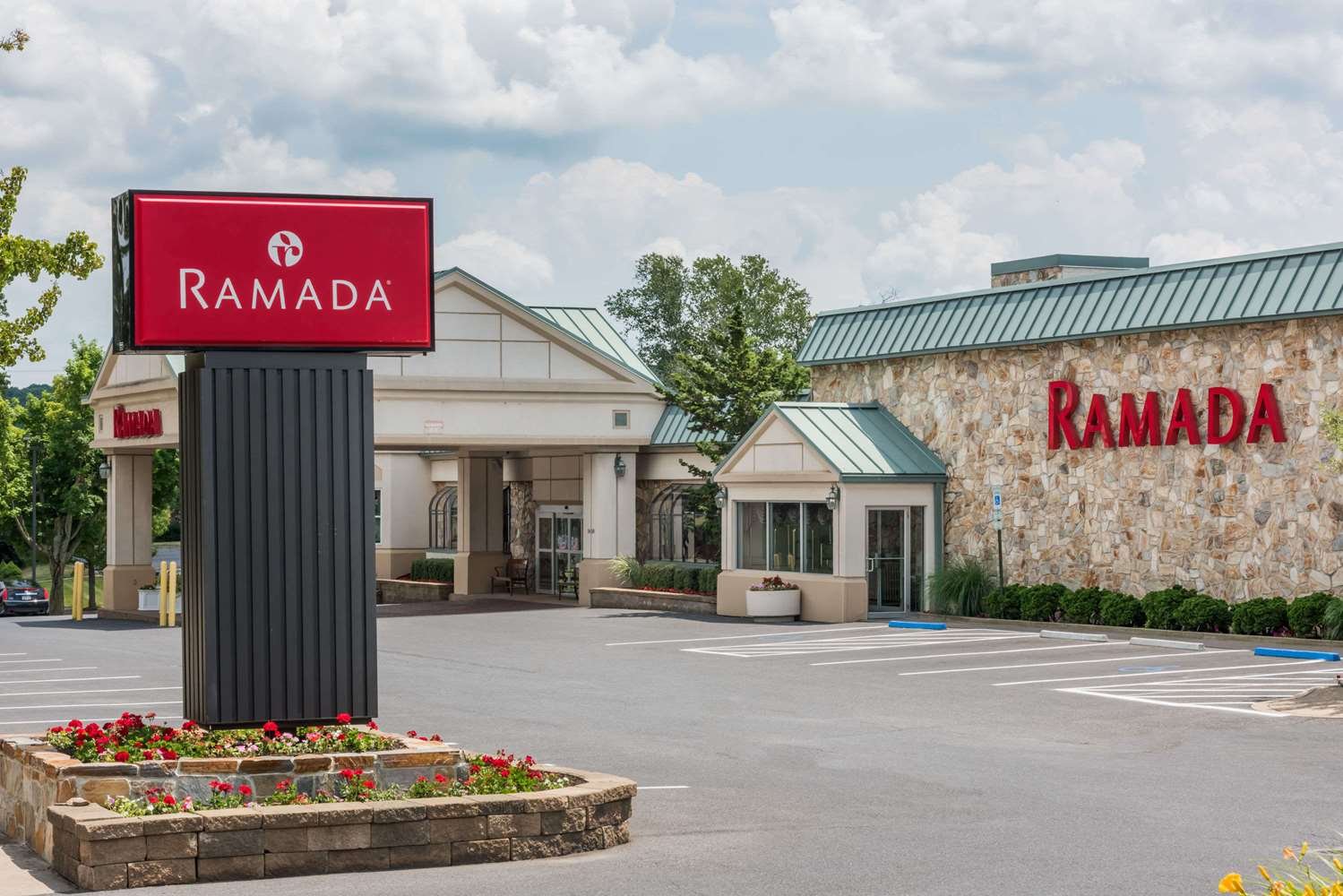 Ramada by Wyndham State College Hotel & Conference Center-官方
