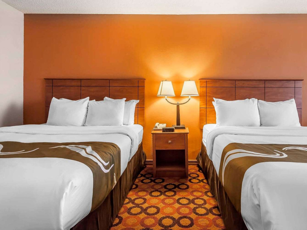 Collinsville酒店住宿-Quality Inn & Suites