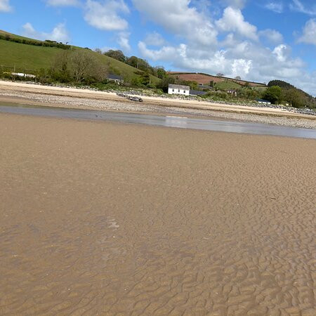 Llansteffan Beach景点图片