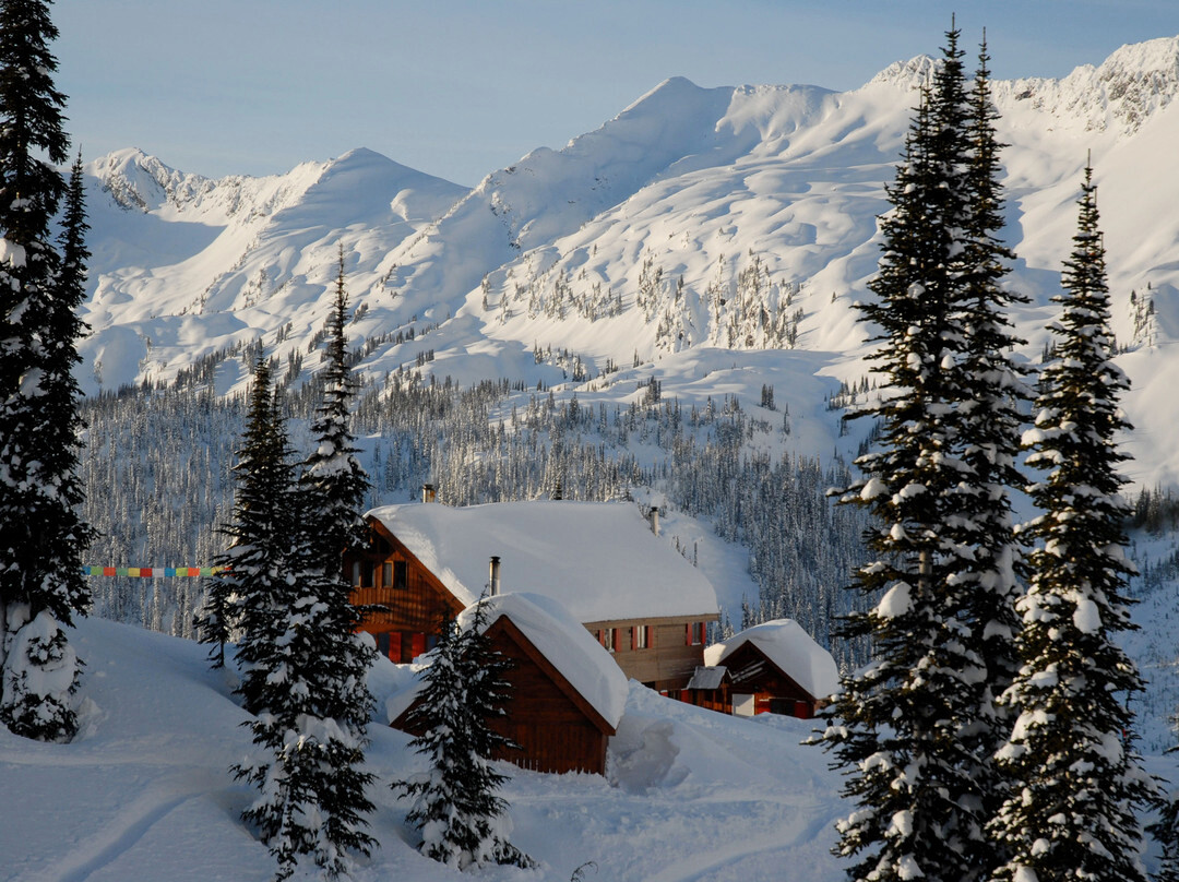 Selkirk Mountain Experience: Durrand Glacier Chalet