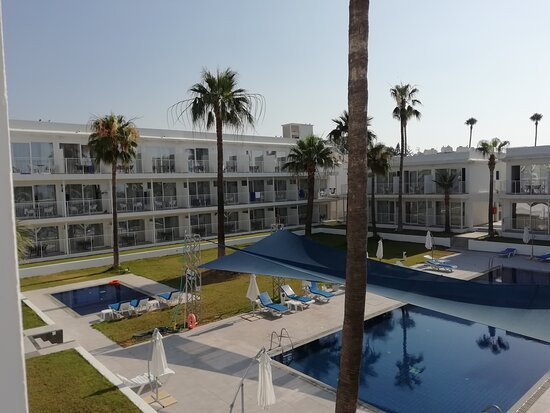 Lysithea Hotel Apartments主图