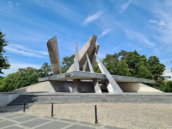 Poznan Army Monument-波兹南必去景点