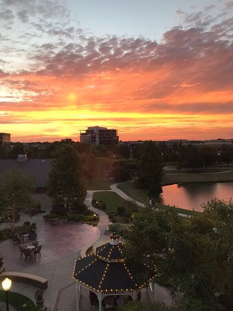 海滨希尔顿惠庭套房酒店主图