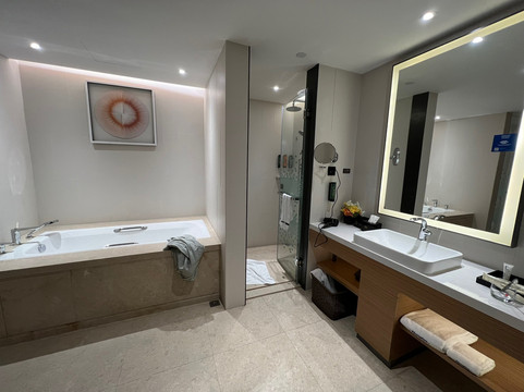 厦门两岸金融中心希尔顿欢朋酒店主图