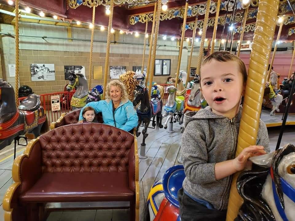 Lakeside Park Carousel-圣凯瑟琳斯必去景点
