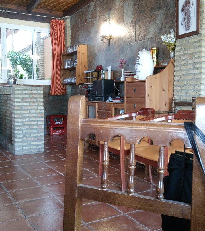 Salteras餐馆和美食-Bodega La Vina