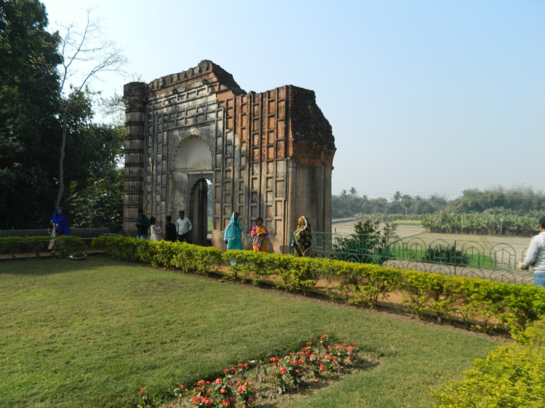 Tomb of Azimunnisa Begum景点图片