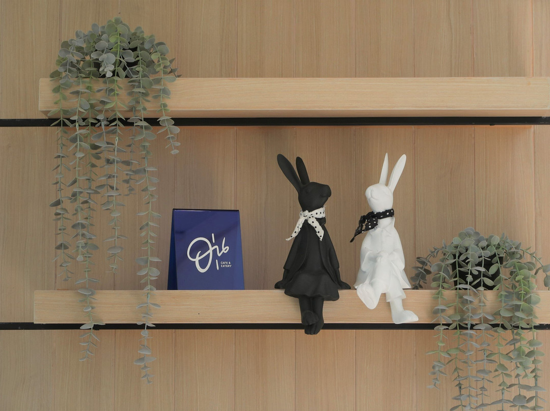 อุ่น คาเฟ่ แอนด์ อีทเทอรี่