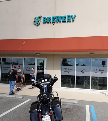 3 Car Garage Brewing-布雷登顿必去景点