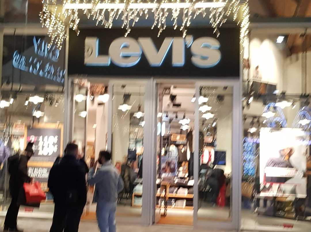 Scalo Milano Outlet & More-Locate di Triulzi必去景点