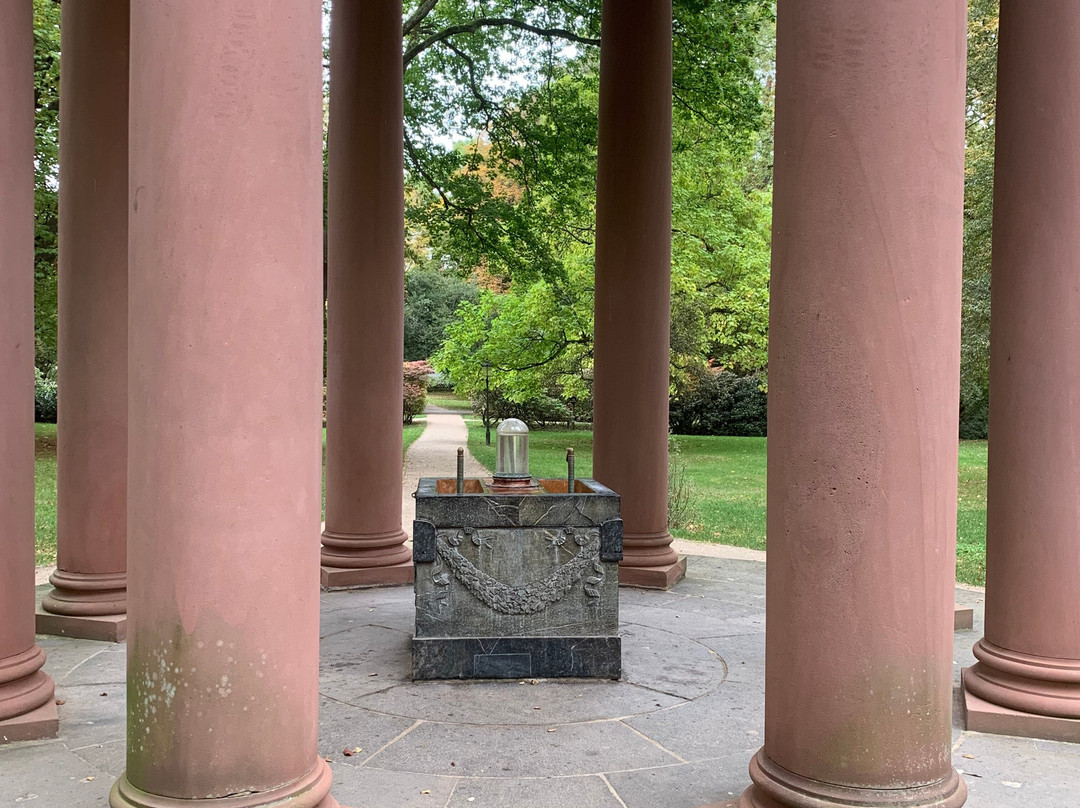 Auguste-Viktoria-Brunnen-巴特洪堡必去景点