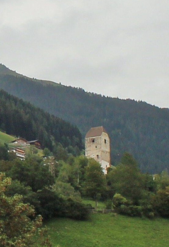 Castel Giovo景点图片