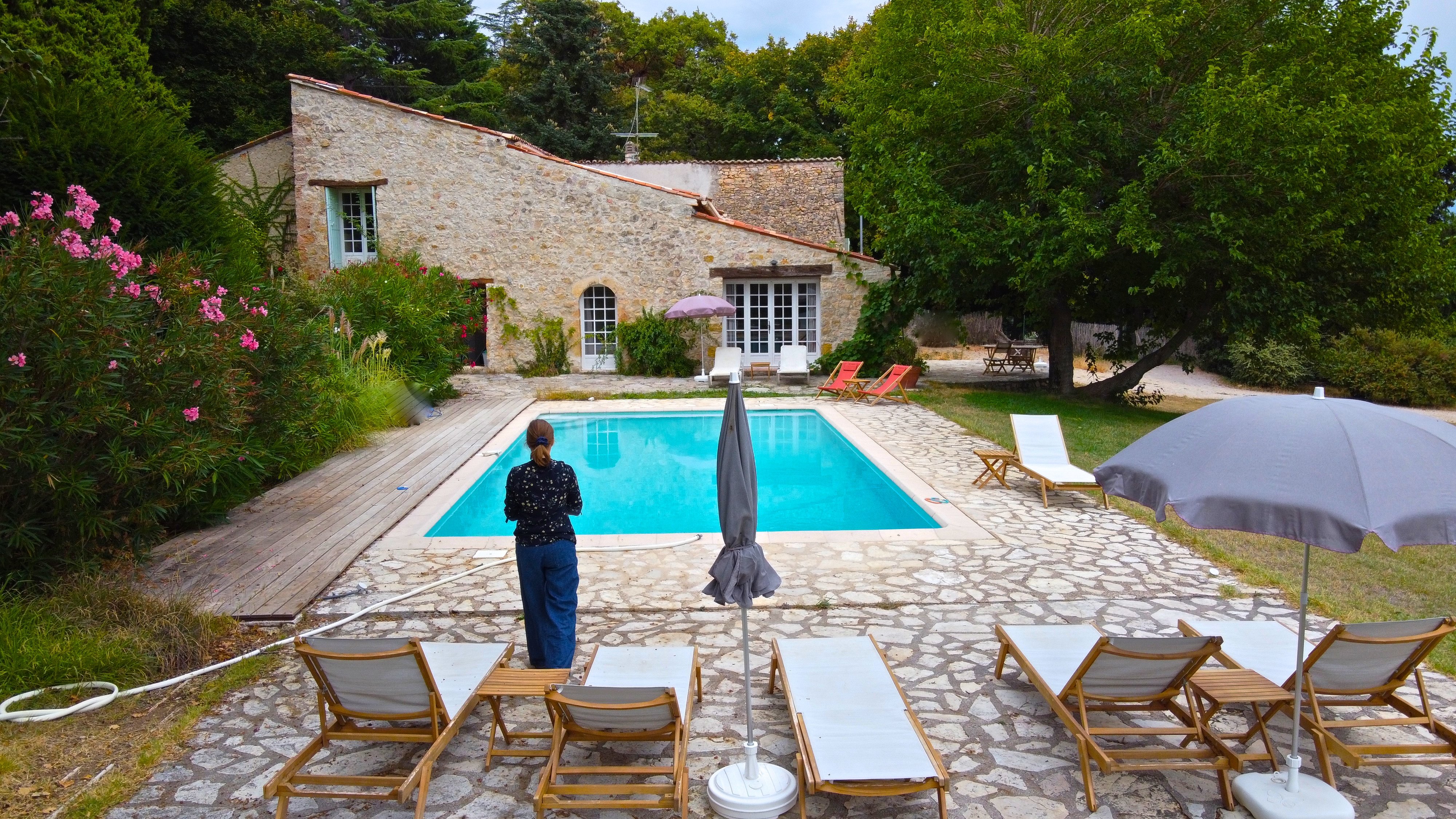 Ferme le Pavillon-泳池