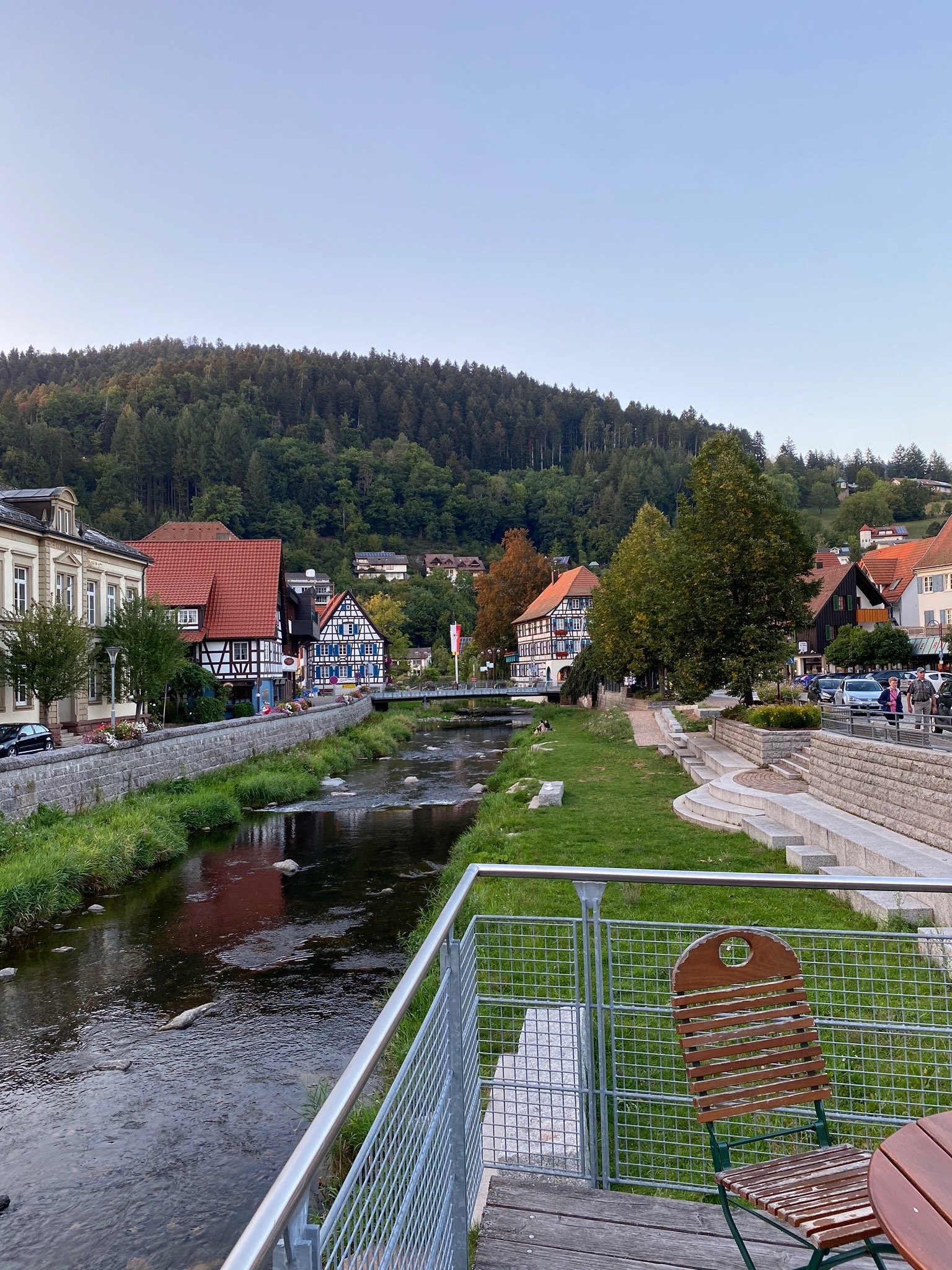 Zur Alten Brucke-官方