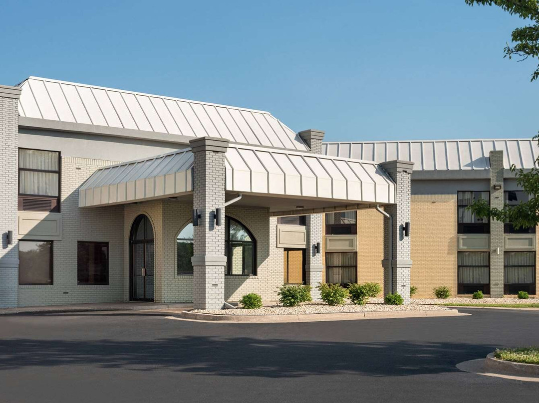 梅里尔维尔温德姆戴斯套房酒店