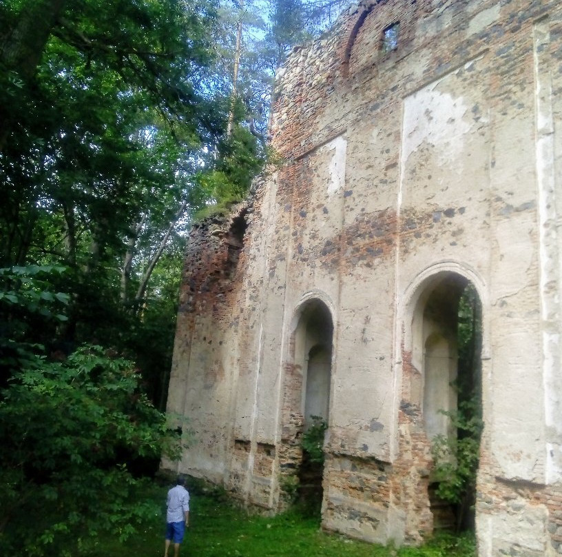 Pauline Monastery Ruins Svetce-Tachov必去景点