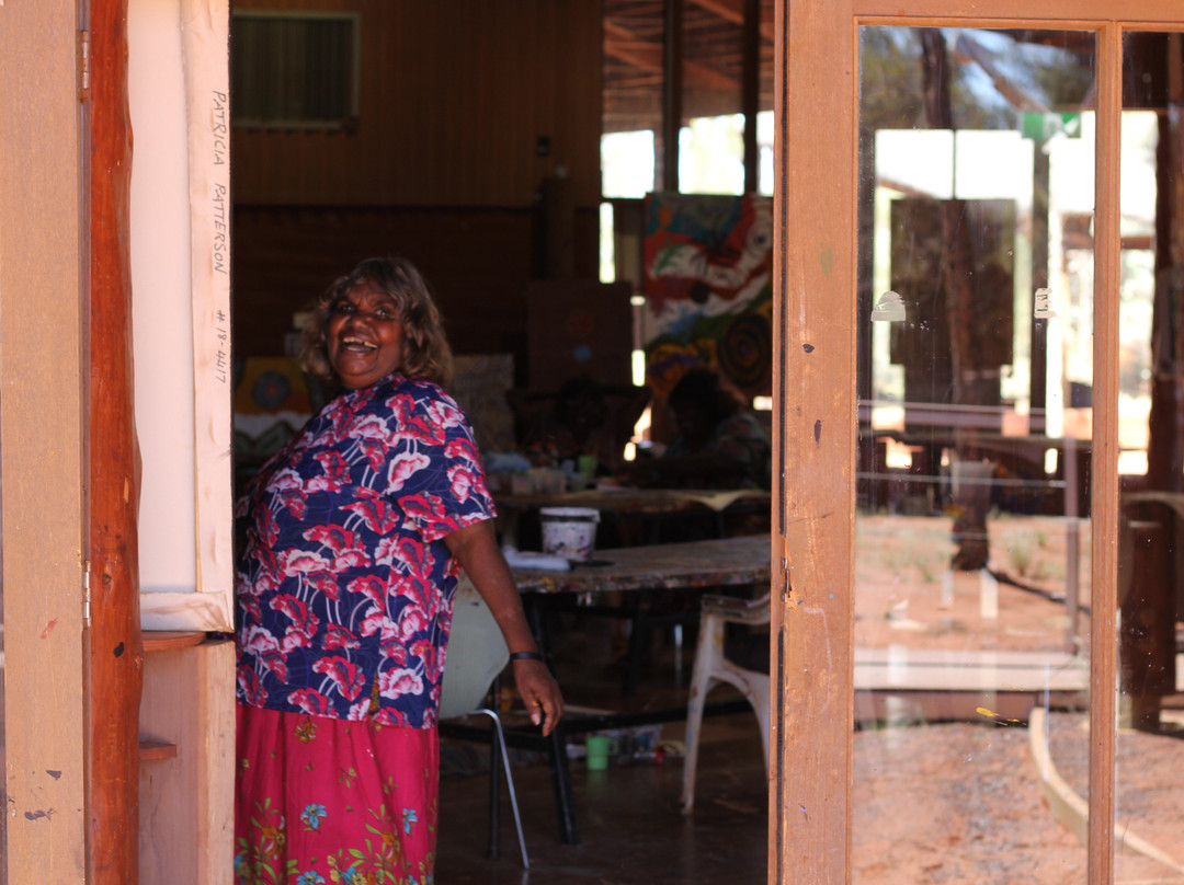 Walkatjara Art Uluru景点图片