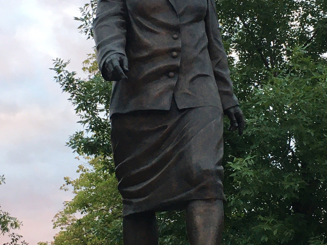 Anna Fedotova Monument景点图片