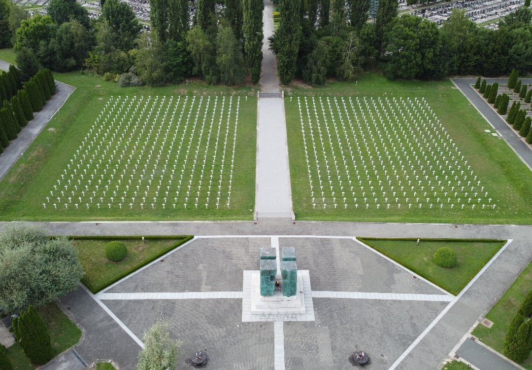Memorijalno Groblje Vukovar-武科瓦尔必去景点