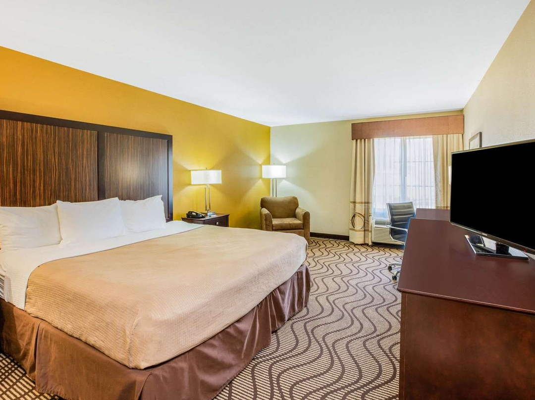 La Quinta Inn & Suites by Wyndham Floresville主图