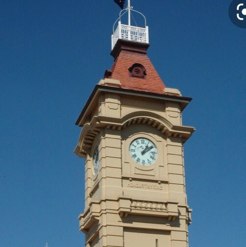 Memorial Clock Tower景点图片