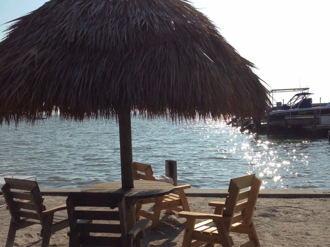 Jensen's Marina Boat Rentals-俘虏岛必去景点