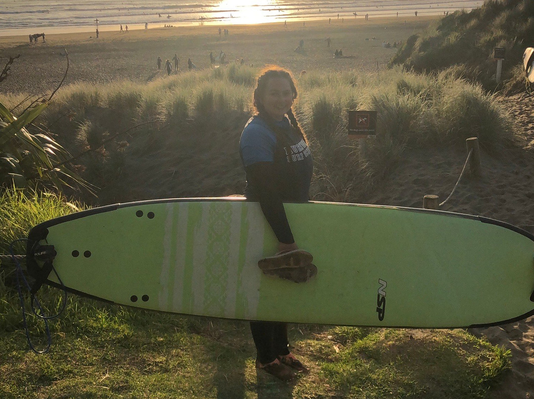 Muriwai Surf School-穆里怀海滩必去景点