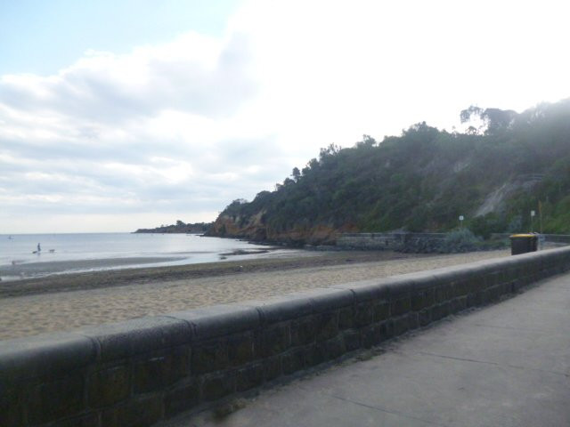 Mentone beach景点图片