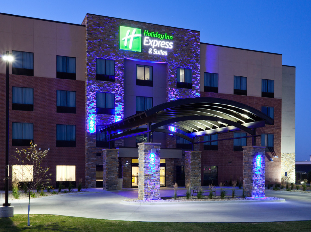 Holiday Inn Express & Suites Fort Dodge By IHG主图
