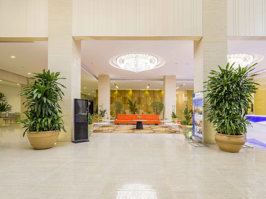 Diamond Bay Golf & Villas Resort主图