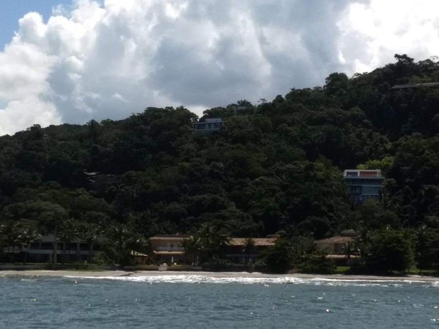 Praia do Pinheiro-瓜鲁雅必去景点